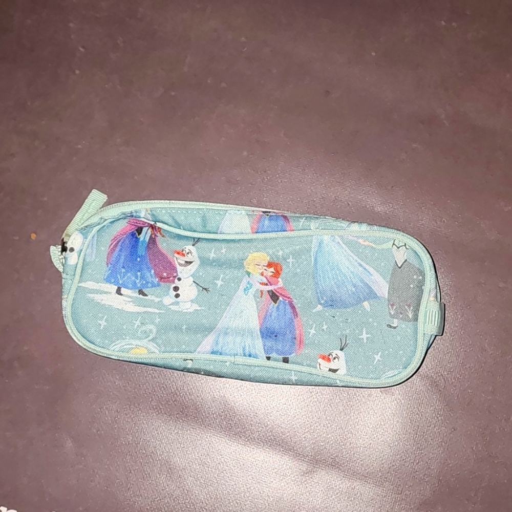 Mackenzie Aqua Disney Frozen pencil case - frozen theme